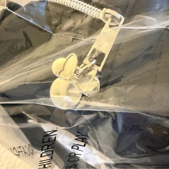 New BUNDLE Mini Mouse Disney Licensed Backpack & Amenities NWT - Picture 10 of 14